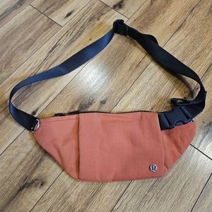 Lululemon Multi Pocket Belt Crossbody bag